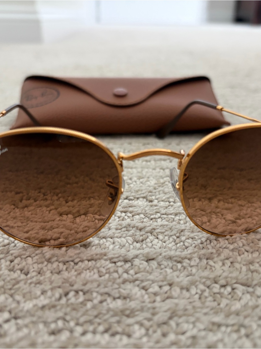 Ray-Ban RB3447 Round Metal Gold Brown Gradient Sunglasses Worn Once + Case - Picture 4 of 4